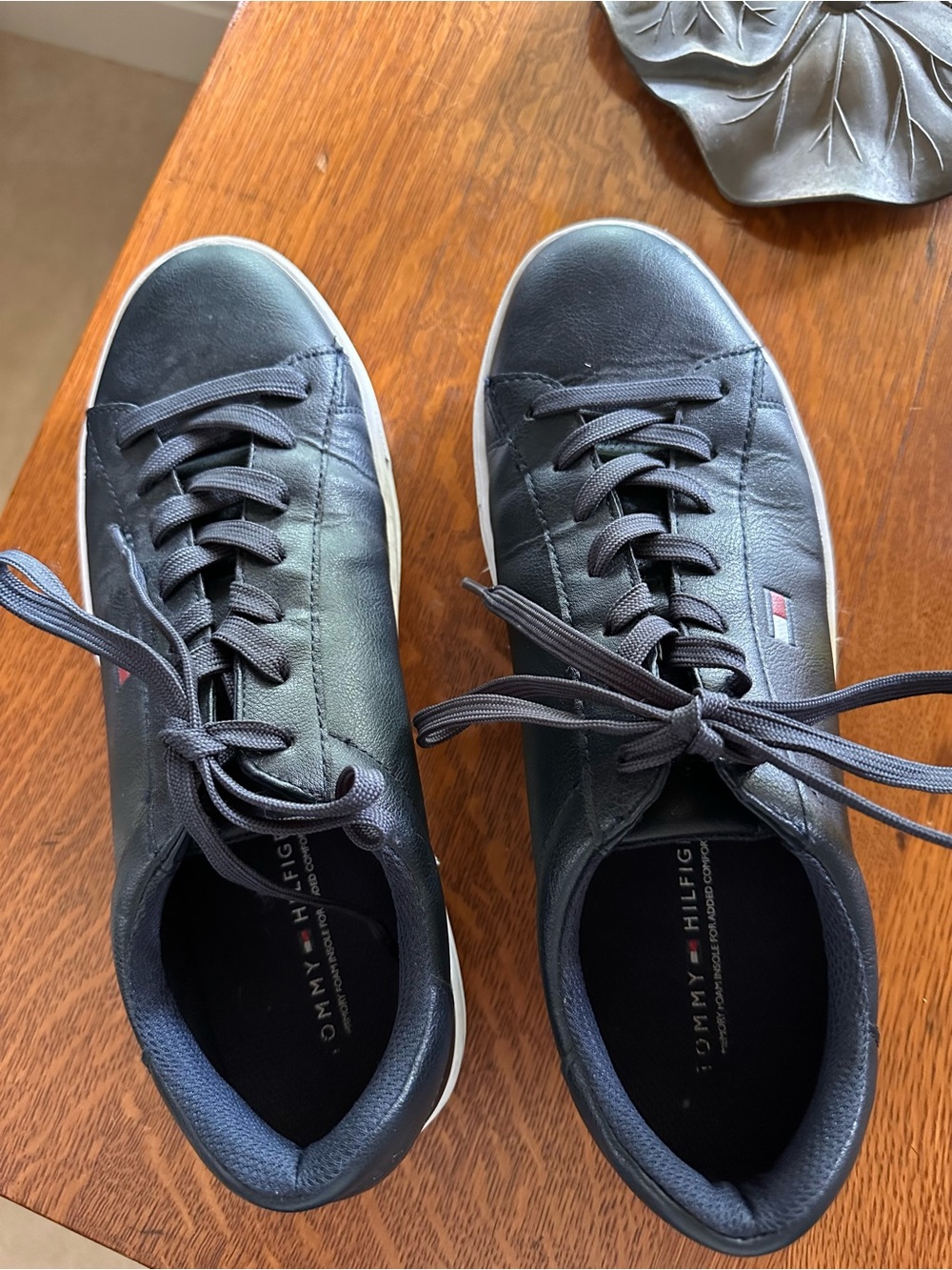 Tommy Hilfiger Men's Navy Sneakers, size 10